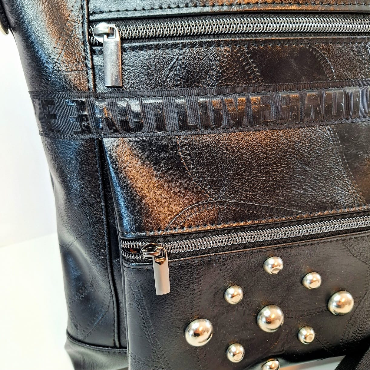 Tasche Rebelia