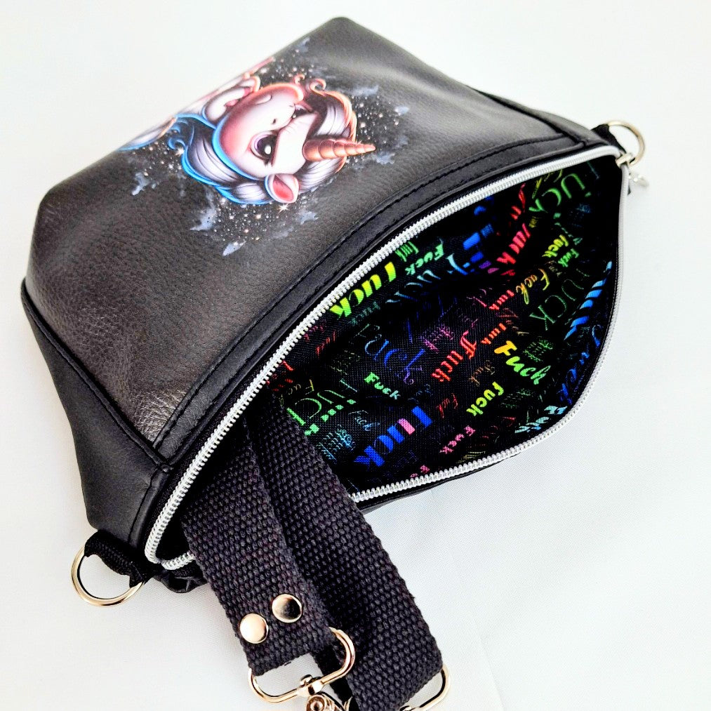 Bodybag Damen, Crossbody Tasche, Umhängetasche, kleine Schultertasche, Tasche aus Kunstleder, handgemachte Tasche, Alltagstasche, Freizeittasche, kompakte Tasche, Crossbody Bag Damen.