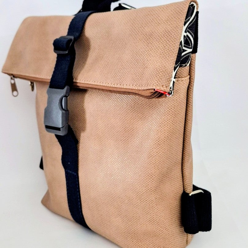 Rolltop Rucksack, Rucksack aus Kunstleder, Stadtrucksack, Alltagsrucksack, Rucksack mit Reißverschluss