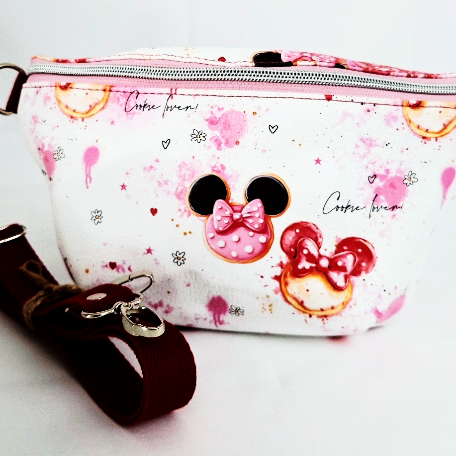 Bodybag Damen, Crossbody Tasche, Umhängetasche, kleine Schultertasche, Tasche aus Kunstleder, handgemachte Tasche, Alltagstasche, Freizeittasche, kompakte Tasche, Crossbody Bag Damen.