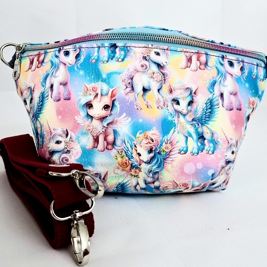 Bodybag Kinder, Crossbody Tasche, Umhängetasche, kleine Schultertasche, Tasche aus Kunstleder, handgemachte Tasche, Alltagstasche, Freizeittasche, kompakte Tasche, Crossbody Bag Damen.